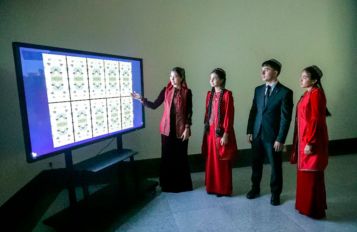 Exhibition of video installations by European artists opens in Ashgabat